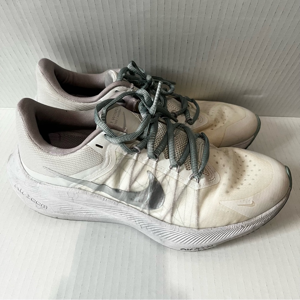 NIKE- Gray White and Green Athletic Shoes Size 9.5